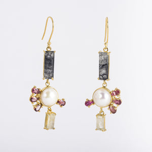 
                
                    Φόρτωση εικόνας στο Viewer Gallery, Assymetrical Pendant Earrings with Pearl and Gemstones
                
            