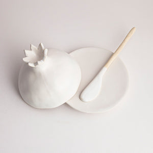 
                
                    Load image into Gallery viewer, Ceramic Pomegranate Butter Dish with knife
                
            