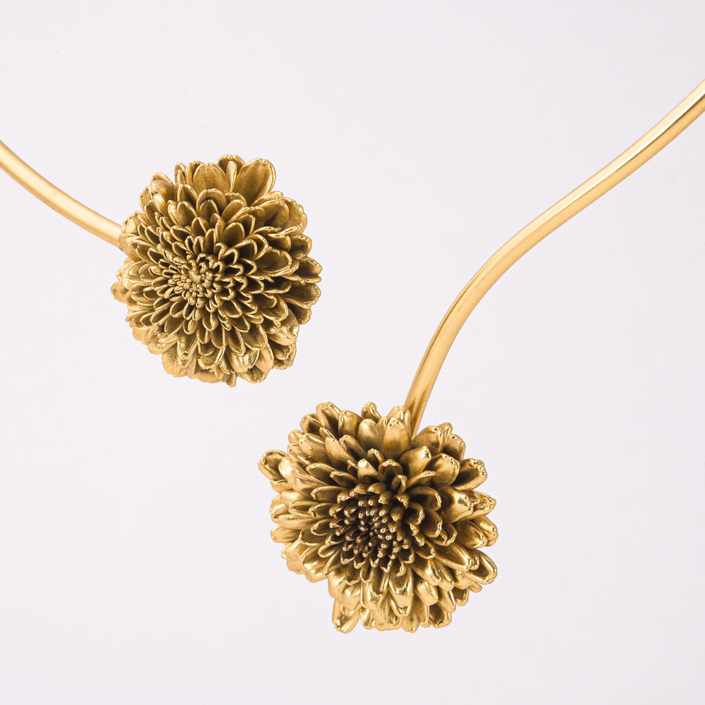 
                
                    Load image into Gallery viewer, Chrysanthemum Necklace
                
            