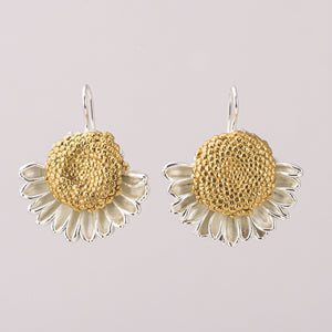
                
                    Φόρτωση εικόνας στο Viewer Gallery, Chrysanthemum Pendant Earrings
                
            