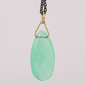 
                
                    Load image into Gallery viewer, Chrysoprase Drop Pendant Necklace
                
            