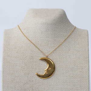 
                
                    Load image into Gallery viewer, Crescent Moon Pendant
                
            
