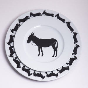 
                
                    Load image into Gallery viewer, Donkey Set of Platter and Plate in Black
                
            