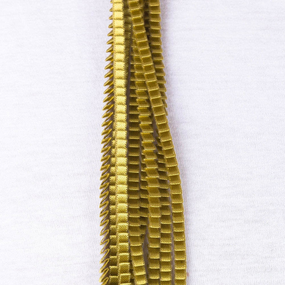 Necklace Pleated Lines in Gold
