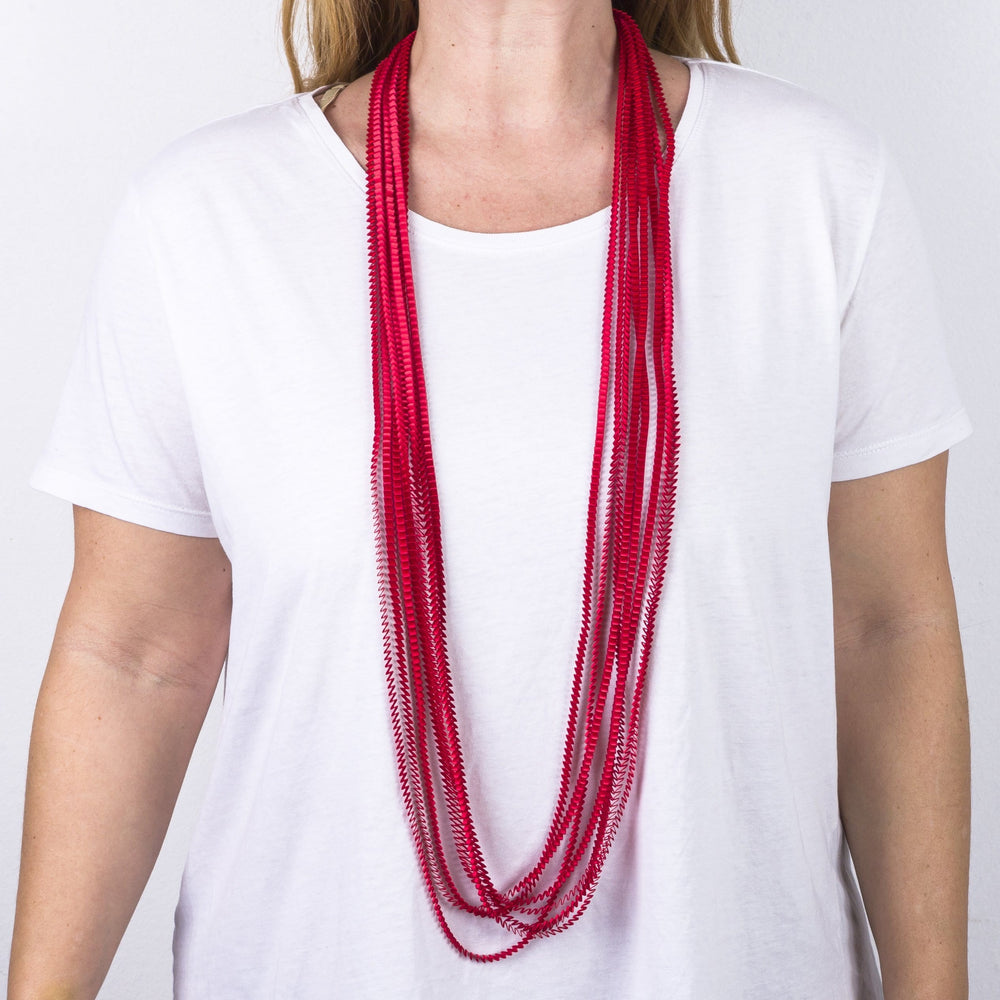 
                
                    Load image into Gallery viewer, Necklace Pleated Lines in Red
                
            