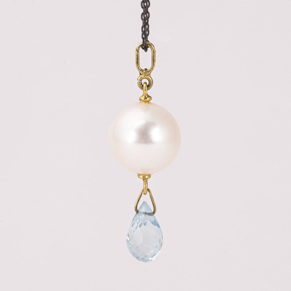 
                
                    Load image into Gallery viewer, Pearl with Blue Topaz Pendant Necklace
                
            