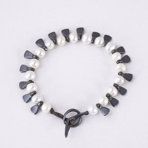 
                
                    Load image into Gallery viewer, Pearls and Oxidised Silver Fringe Bracelet
                
            