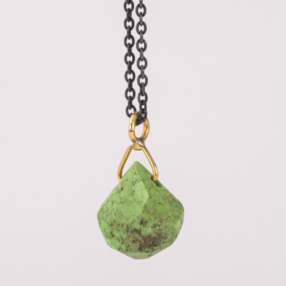 
                
                    Load image into Gallery viewer, Serpentine Drop Pendant Necklace
                
            