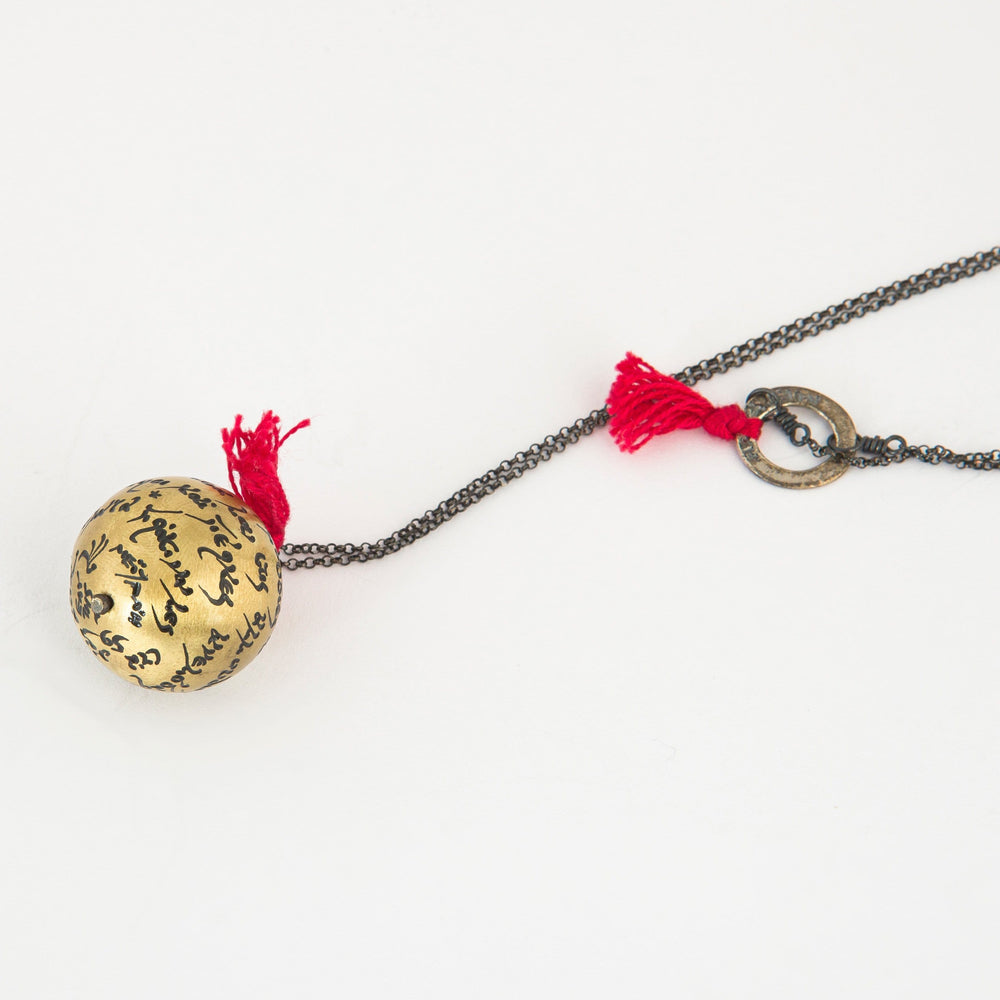
                
                    Load image into Gallery viewer, Sphere Pendant Necklace
                
            